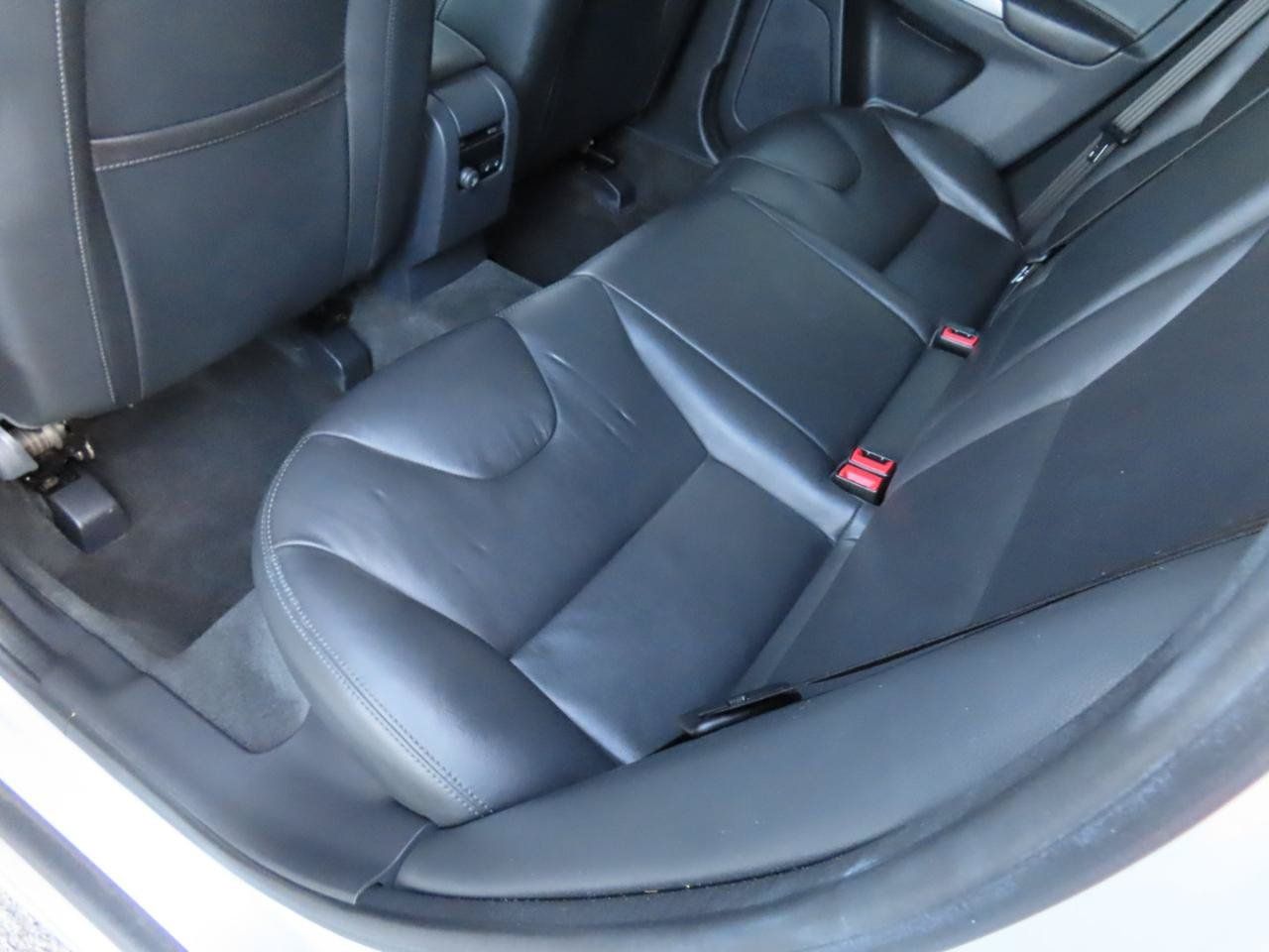 Used 2017 Volvo XC60 T6 Inscription w/ Climate Package AWD/4WD image 13