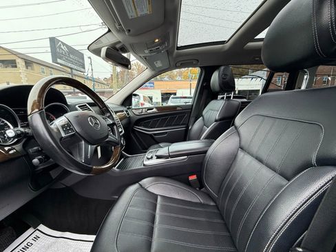 Used 2014 Mercedes-Benz GL 450 4MATIC image 24