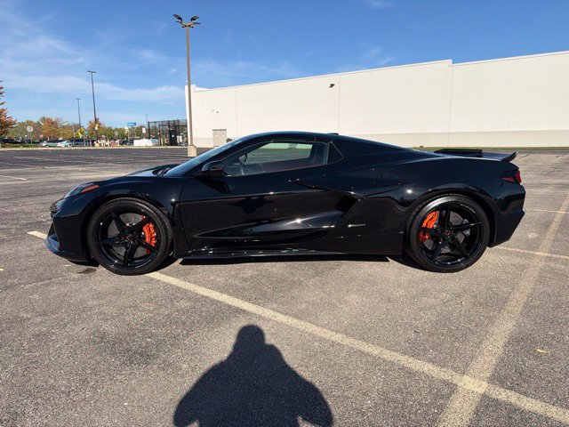 Used 2025 Chevrolet Corvette E-Ray w/ Stealth Interior Trim Package AWD/4WD image 8