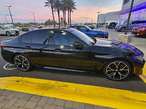Used 2021 BMW M550i xDrive w/ Premium Package image 4