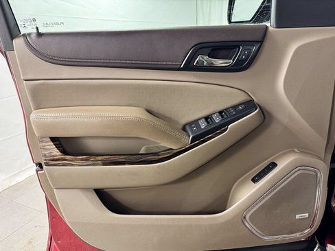 Used 2019 GMC Yukon XL SLT w/ Open Road Package AWD/4WD image 14