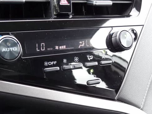 Used 2023 Toyota Camry SE FWD image 23