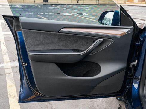 Used 2023 Tesla Model Y Long Range image 8