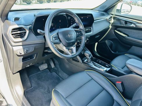 Used 2025 Chevrolet TrailBlazer ACTIV w/ Convenience Package FWD image 14