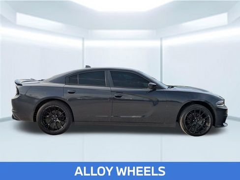 Used 2018 Dodge Charger SXT Plus RWD image 8