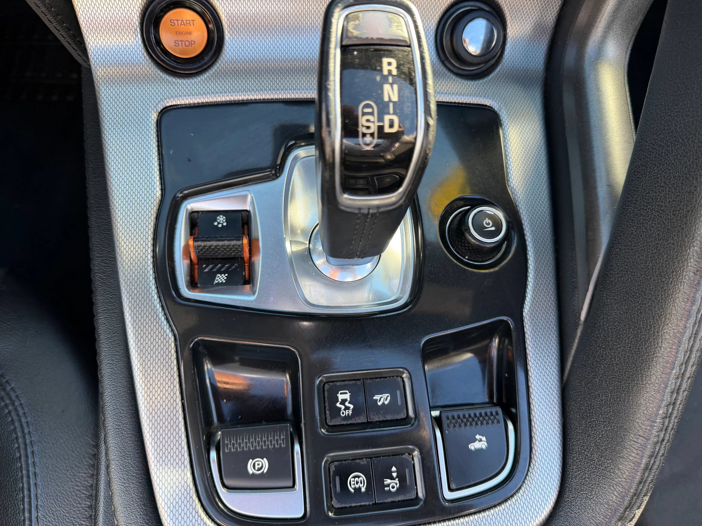 Used 2015 Jaguar F-TYPE Convertible RWD image 30