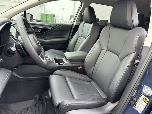 Used 2025 Subaru Outback Limited image 11