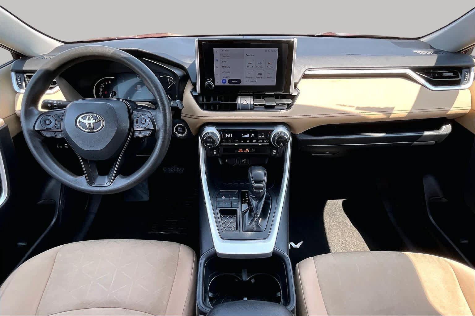 Used 2025 Toyota RAV4 XLE FWD image 15