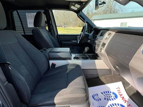 Used 2017 Ford Expedition XLT image 9