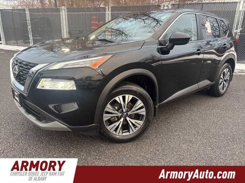 Used 2023 Nissan Rogue SV image 1