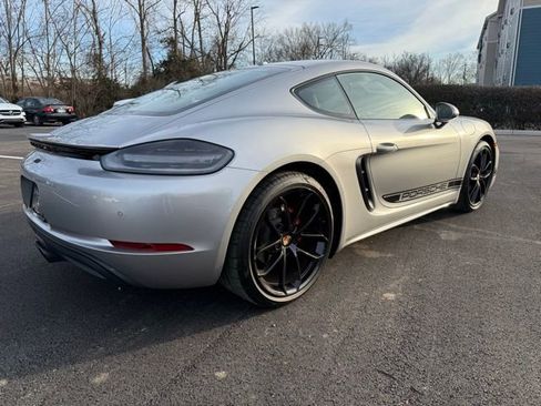 Used 2024 Porsche 718 Cayman w/ Premium Package image 5