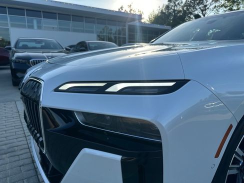 Certified 2025 BMW 740i image 12