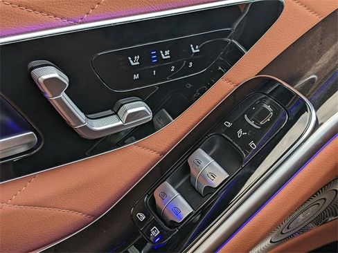 Used 2024 Mercedes-Benz S 580e 4MATIC Sedan image 17