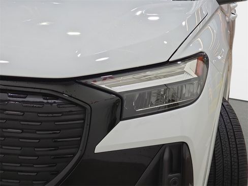 Used 2024 Audi Q4 e-tron Premium Plus w/ Premium Plus image 28