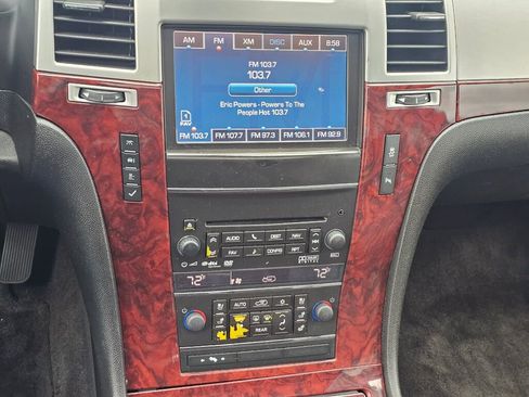 Used 2014 Cadillac Escalade Luxury AWD/4WD image 14