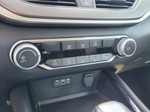 Used 2024 Nissan Altima 2.5 SR FWD image 29
