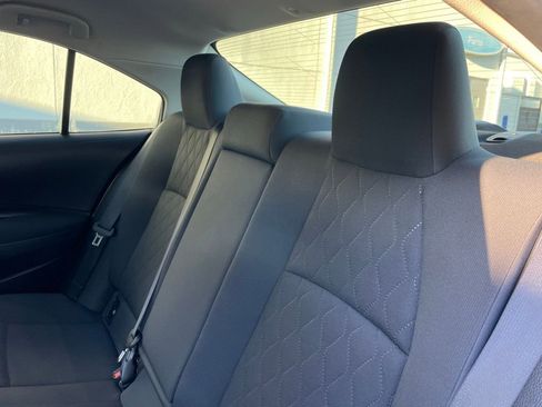 Used 2020 Toyota Corolla LE image 40