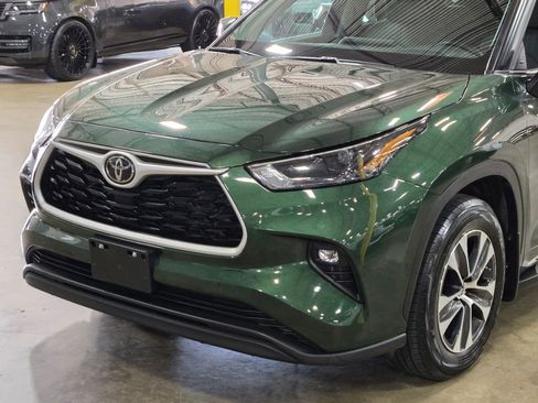 Used 2023 Toyota Highlander XLE image 13