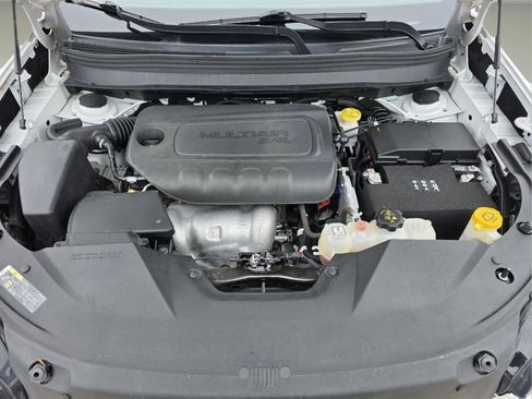 Used 2020 Jeep Cherokee Latitude Plus w/ Cold Weather Group image 36