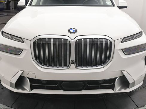 Used 2023 BMW X7 xDrive40i w/ Dynamic Handling Package image 31
