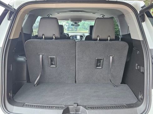 Used 2023 GMC Acadia SLT image 15