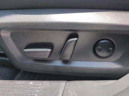 Used 2023 Nissan Rogue SV AWD/4WD image 16