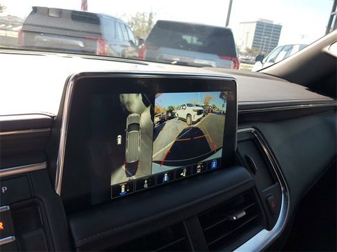 Used 2023 Chevrolet Tahoe Z71 w/ Luxury Package image 19