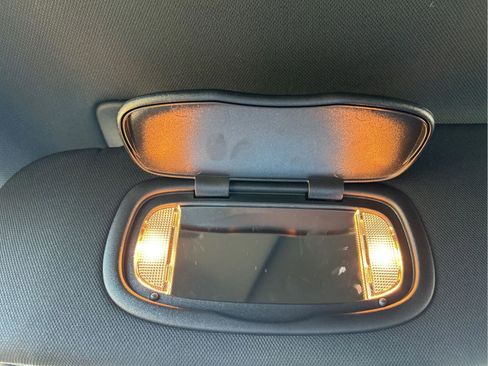 New 2026 Chrysler Pacifica Limited FWD image 32