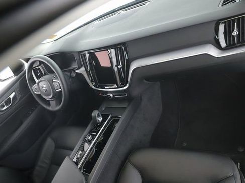Used 2025 Volvo S60 B5 Core image 30