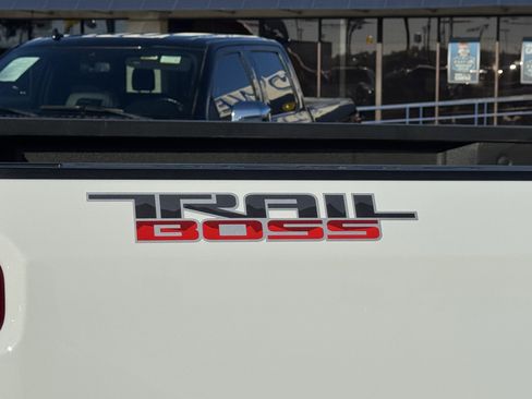 Used 2025 Chevrolet Silverado 1500 LT Trail Boss w/ Convenience Package II image 7