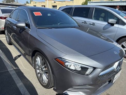 Used 2021 Mercedes-Benz A 220 image 1