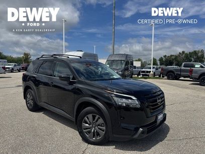 Used 2024 Nissan Pathfinder SV w/ Black Appearance Package