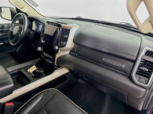 Used 2019 RAM 1500 Laramie AWD/4WD image 30
