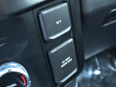 Used 2023 Ford F250 Lariat w/ Chrome Package image 28