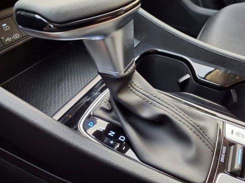 Certified 2025 Hyundai Tucson SE image 15