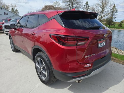 Used 2025 Chevrolet Blazer LT AWD/4WD image 3
