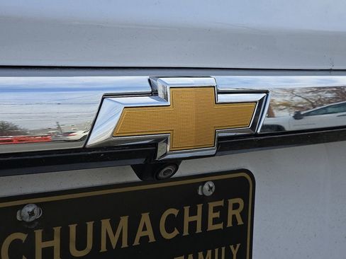 Used 2023 Chevrolet Traverse LT image 36