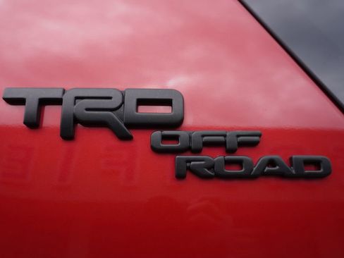 Used 2024 Toyota 4Runner TRD Off-Road Premium w/ Off Road Premium Plus Package AWD/4WD image 32
