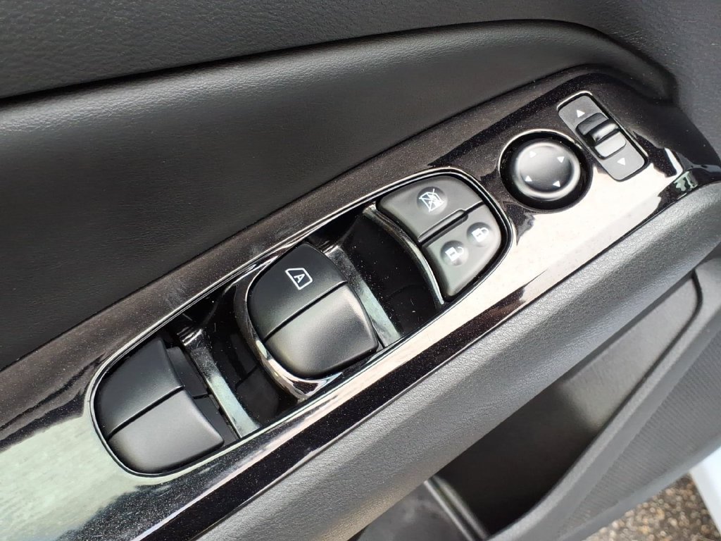 Certified 2024 Nissan Altima 2.5 SR AWD/4WD image 15