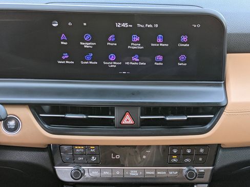 Certified 2024 Kia Seltos SX w/ SX Sunroof Package image 16