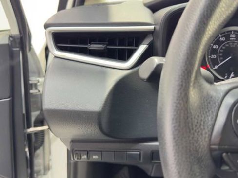 Used 2021 Toyota Corolla LE FWD image 31