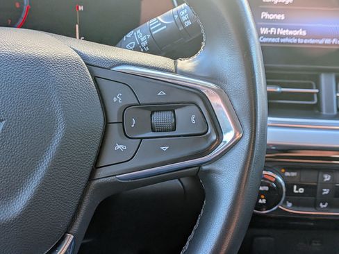 Used 2024 Chevrolet Trax LT w/ Driver Confidence Package FWD image 19