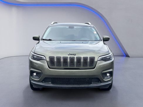 Used 2019 Jeep Cherokee Latitude Plus w/ Cold Weather Group image 11