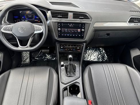 Used 2022 Volkswagen Tiguan SE image 13