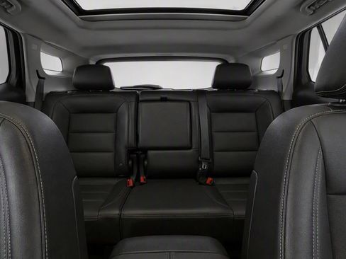 Certified 2024 GMC Terrain SLT w/ Infotainment Package II AWD/4WD image 25