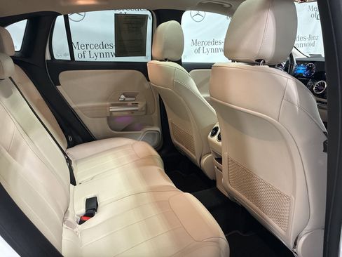 Used 2023 Mercedes-Benz GLA 250 4MATIC image 20