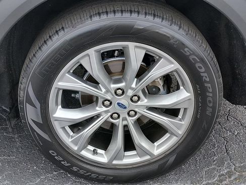 Used 2023 Ford Explorer XLT w/ Equipment Group 202A RWD image 14