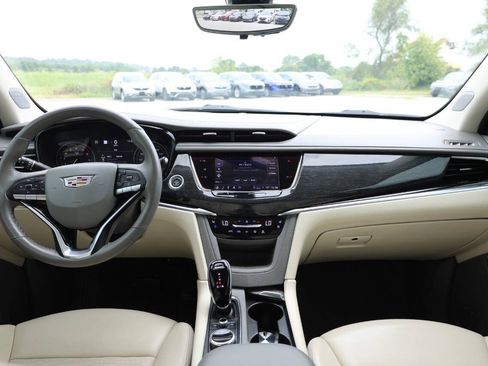 Used 2022 Cadillac XT6 Premium Luxury w/ Technology Package AWD/4WD image 14