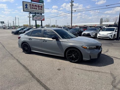 Used 2025 Honda Civic Sport image 5