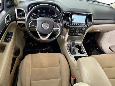 Used 2022 Jeep Grand Cherokee Laredo E w/ Security & Convenience Group image 21